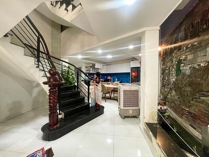 BÁN NHÀ XÂY 5 TẦNG - HOÀNG HOA THÁM ( 10.5 TỶ )