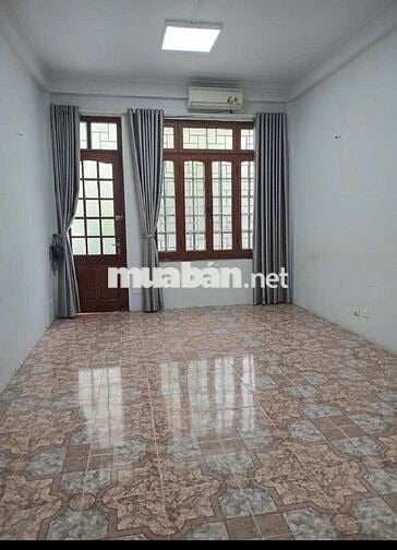 NHÀ PHÂN LÔ - Ô TÔ TRÁNH - CÓ SÂN ĐỖ Ô TÔ