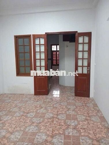 NHÀ PHÂN LÔ - Ô TÔ TRÁNH - CÓ SÂN ĐỖ Ô TÔ