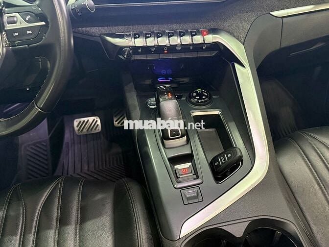 Ô tô Peugeot 3008 1.6AL 2020 màu trắng