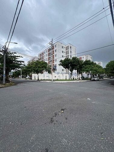 cần bán lô góc đối diện chung cư hoà xuân