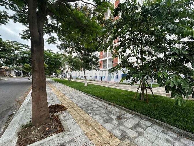 cần bán lô góc đối diện chung cư hoà xuân