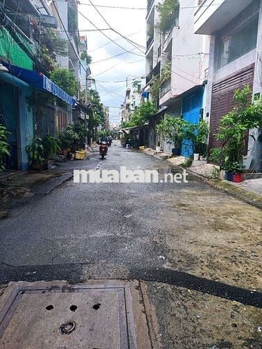 Nhà hẻm nhựa xe tải, 4 tầng, 5 phòng ngủ, 6 toilet