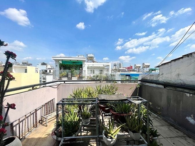 BÁN NHÀ XÂY 5 TẦNG - HOÀNG HOA THÁM ( 10.5 TỶ )