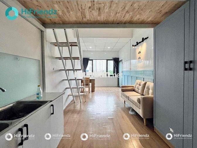 PHÒNG GÁC RỘNG CỬA SỔ TO GẦN Q1