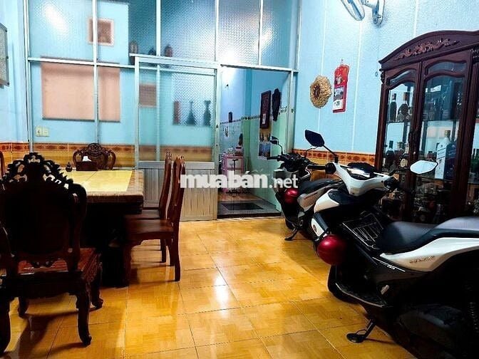 Nhà hẻm nhựa xe tải, 4 tầng, 5 phòng ngủ, 6 toilet