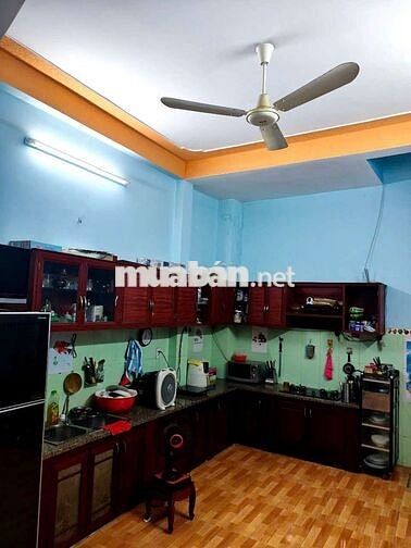 Nhà hẻm nhựa xe tải, 4 tầng, 5 phòng ngủ, 6 toilet