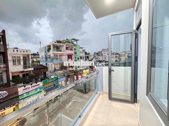 PHÒNG FULL NỘI THẤT BAN CÔNG THOÁNG SÁNG Ở BÌNH THẠNH GẦN Q1,Q3