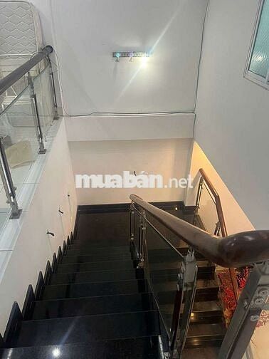 Nhà mặt tiền 2 tầng 164m², 3 phòng ngủ đường Phù Đổng, Hòa Xuân