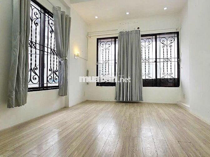 Nhà thuê mặt tiền Bùi Thị Xuân 3 lầu 3 phòng ngủ