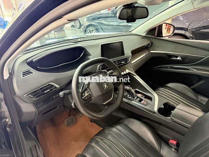 Peugeot 5008 1.6AL 2018 màu đen