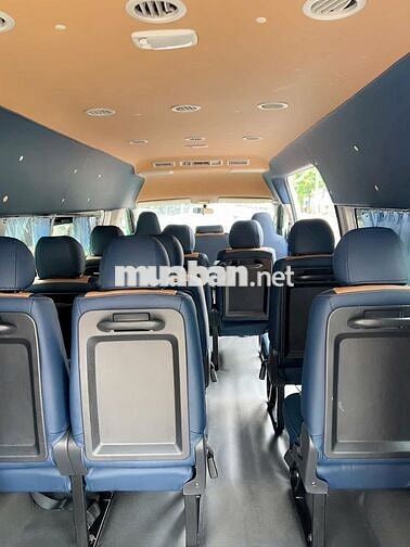 Toyota Hiace 2016 máy xăng số tay