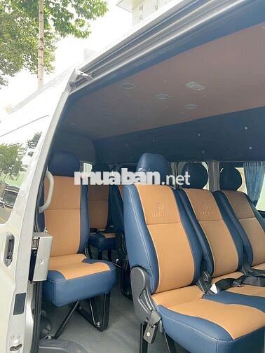 Toyota Hiace 2016 máy xăng số tay