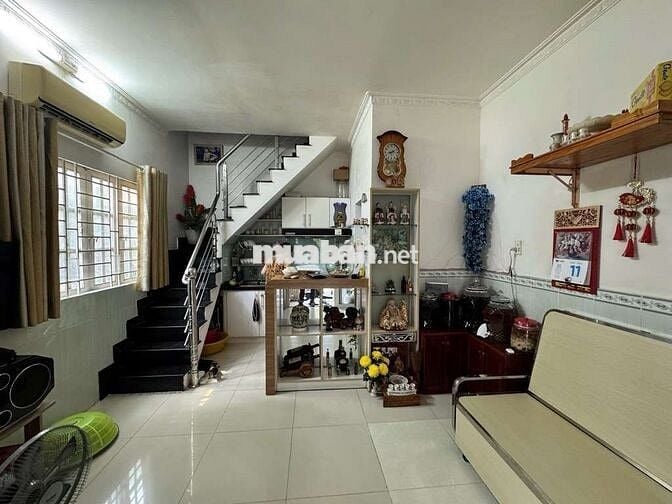 BÁN NHÀ 3TẦNG HẺM 61TRẦN XUÂN SOẠN,KHU CAO RÁO ,SÁT Q4,DT:30M2 CHỈ 2TỶ