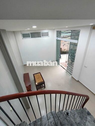 Mời thuê nhà 3 tầng Hoàng Hoa Thám