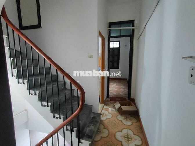 Mời thuê nhà 3 tầng Hoàng Hoa Thám