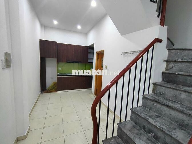 Mời thuê nhà 3 tầng Hoàng Hoa Thám