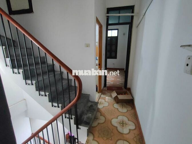 Mời thuê nhà 3 tầng Hoàng Hoa Thám