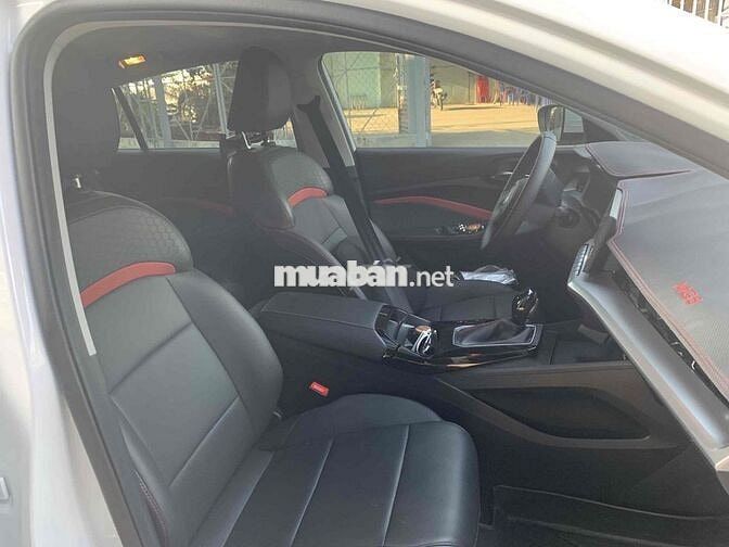 MG MG5 Lux 2023 - 27000 km