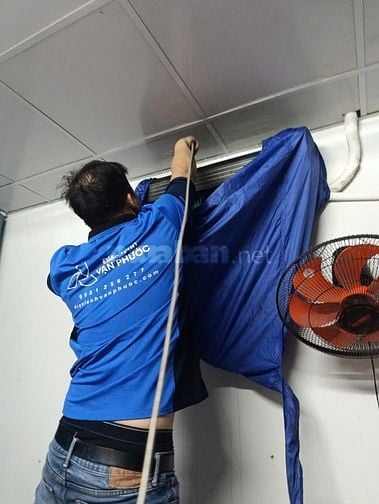 Vệ sinh máy lạnh quận 10 – Điện Lạnh Vạn Phước