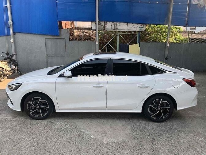 MG MG5 Lux 2023 - 27000 km