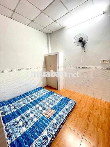 phòng trọ giá rẻ có cửa sổ đối diện công viên quận 12