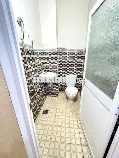 phòng trọ giá rẻ có cửa sổ đối diện công viên quận 12