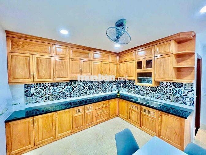 Cho Thuê Nhà Đẹp Có Thang Máy 8PN -8WC