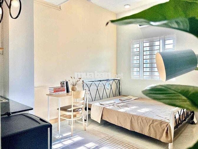 🔺PHÒNG BAN CÔNG RỘNG SÁT BÊN ĐH UEH CƠ SỞ B🔥FULL NỘI THẤT + FREE 2 XE🌟