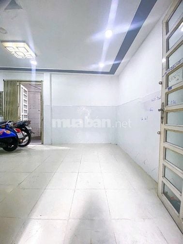 Nhà bán giá rẻ Nguyễn Chí Thanh nở hậu (2pn - 3wc) 3 tầng - Quận 10