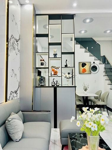 HÀNG HIẾM NHÀ PHỐ GỐC 2 MẶT TIỀN – 2 TẦNG, FULL NỘI THẤT – GIÁ 2,85 TỶ