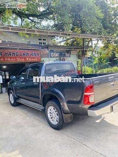 Xe Toyota Hilux 3.0G 4x4 MT 2014 - 425 Triệu