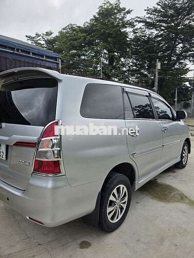 Gia đình cần bán xe Innova 2016