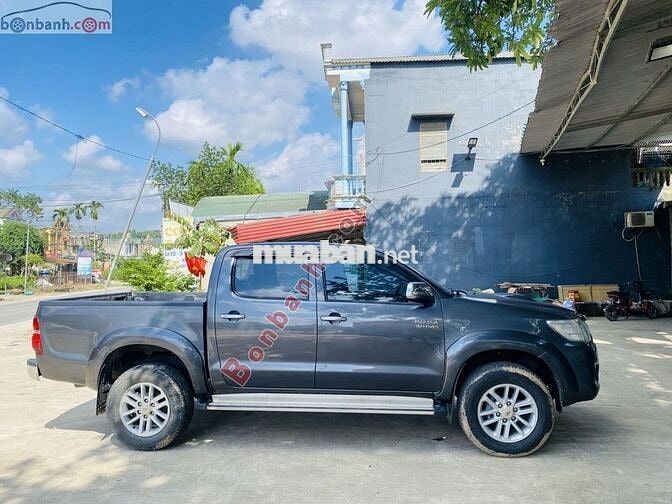 Xe Toyota Hilux 3.0G 4x4 MT 2014 - 425 Triệu
