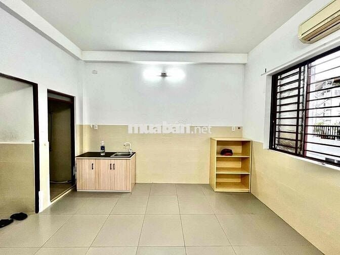 chính chủ cho thuê Phòng Ban Công, ngay Đầm Sen