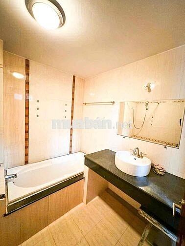 KTX NAM/NỮ NGAY NGÃ TƯ HÀNG XANH_ XÔ VIẾT NGHỆ TĨNH, P25, BÌNH THẠNH