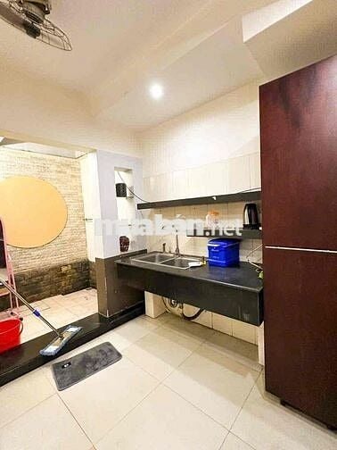 KTX NAM/NỮ NGAY NGÃ TƯ HÀNG XANH_ XÔ VIẾT NGHỆ TĨNH, P25, BÌNH THẠNH