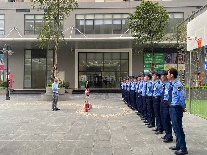 Tuyển bảo vệ Trường Quốc tế Tây Hồ: 