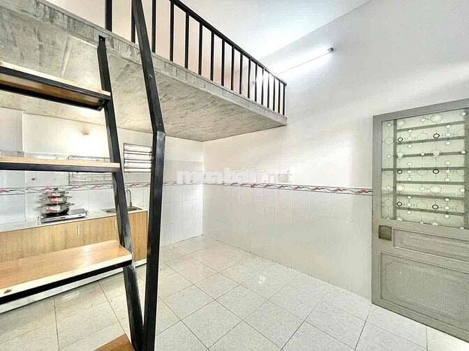 Phòng Gác Lửng, An Ninh Ngay Sân Bay, CV Gia Định