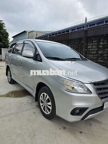 Gia đình cần bán xe Innova 2016