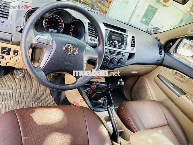 Xe Toyota Hilux 3.0G 4x4 MT 2014 - 425 Triệu