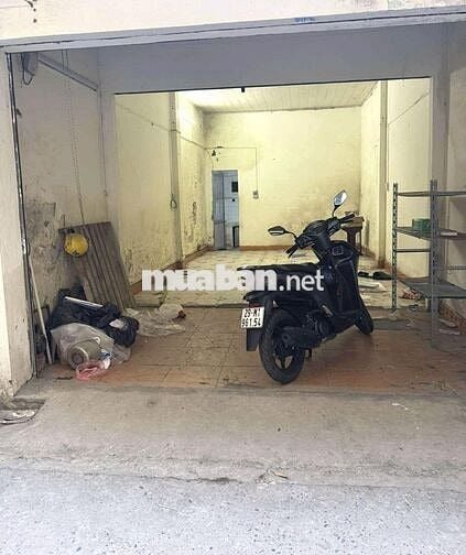 BÁN ĐẤT TẶNG NHÀ CẤP 4, NGÕ Ô TÔ DỪNG ĐỖ VÀO NHÀ, MẤY BƯỚC RA NGỌC HỒI