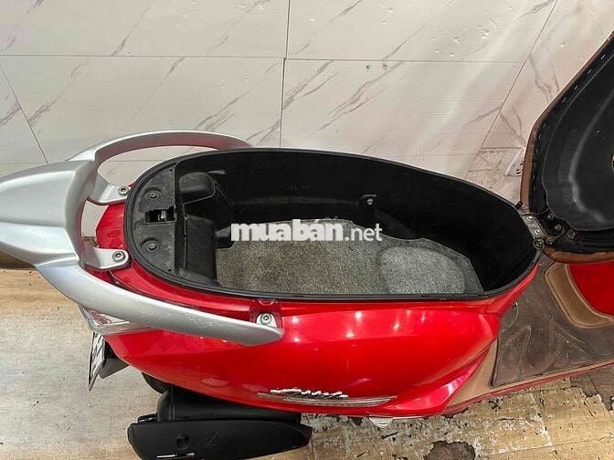 Elizabeth Fi Đời 2012 . BSTP