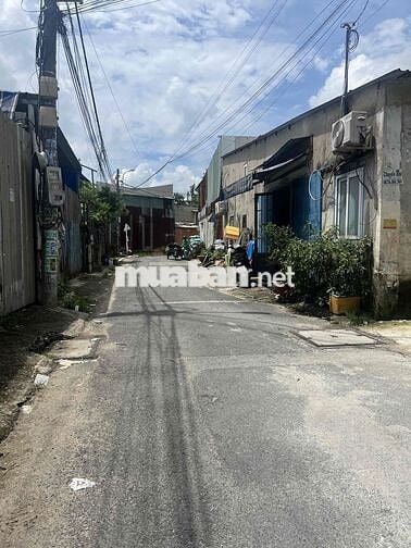 CHỈ 2 TỶ NHÀ RIÊNG , SỔ HỒNG RIÊNG GẦN MẶT TIỀN PHAN VĂN HỚN .CHỢ XTT