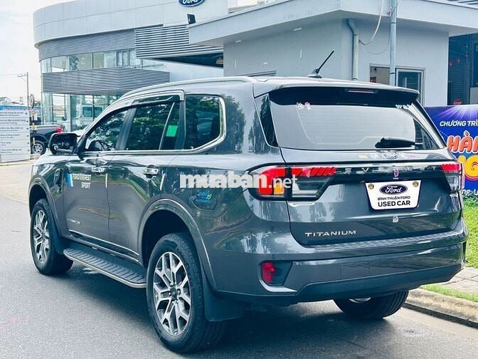Ford Everest Titanium 4x2 AT 2023 - Ghi Xám