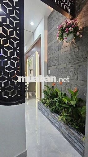 Nhà lầu đẹp ngay trung tâm Gần KDL Bửu Long, tặng 2 chỉ vàng +nội thất