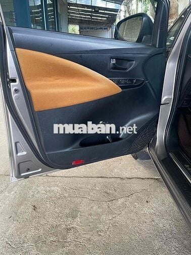 Toyota Innova 2017 2.0E - 117000 km