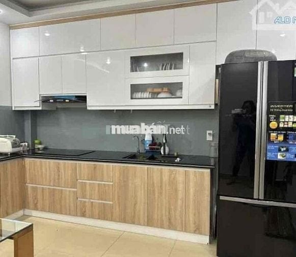 Nhà 3,5 tầng nở hậu 40m2 Dư Hàng, Lê Chân giá 3,67 tỷ đồng