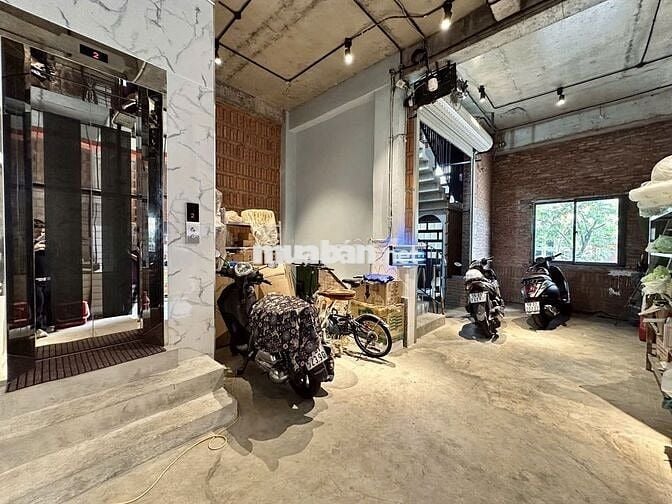 Khuôn đất vàng kinh doanh 695m² ngay chợ Nguyễn Xí - 5 tầng - 80 tỷ.