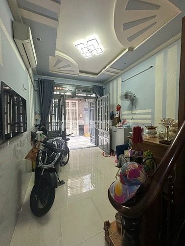 Cần bán nhà 1 trệt 2 lầu đường số 44 Trương Đình Hội P16 Q8